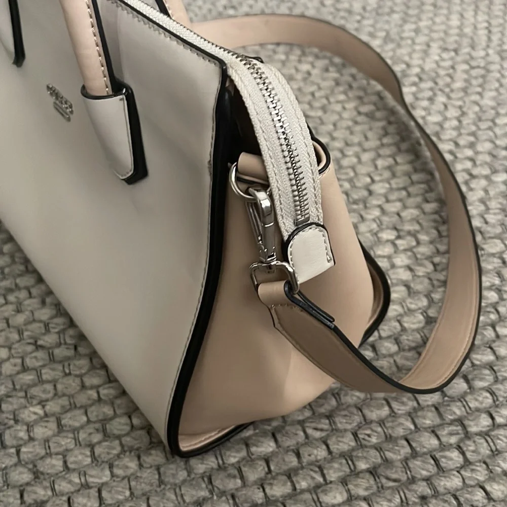 Guess Large Satchel Crossbody Bag with LEOPARD interior print - Picture 12 of 12